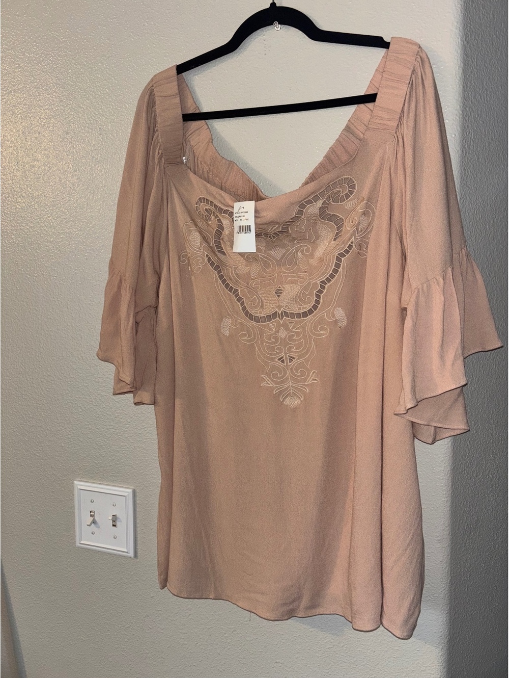City Chic Ecru Embroidered Cutout Bell Sleeve Blouse Top Plus Size XXL / 24 NWT